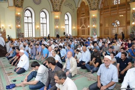 Bayram namazlarını ailə daxilində qılın - QMİ